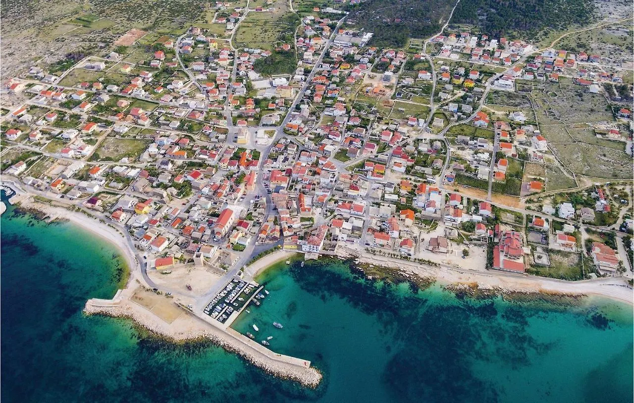 Awesome Apartment In Razanac With Wifi