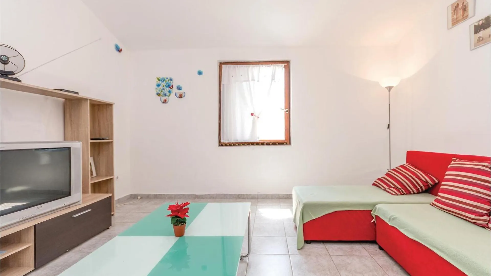 Awesome Apartment In Razanac With Wifi 0*,
