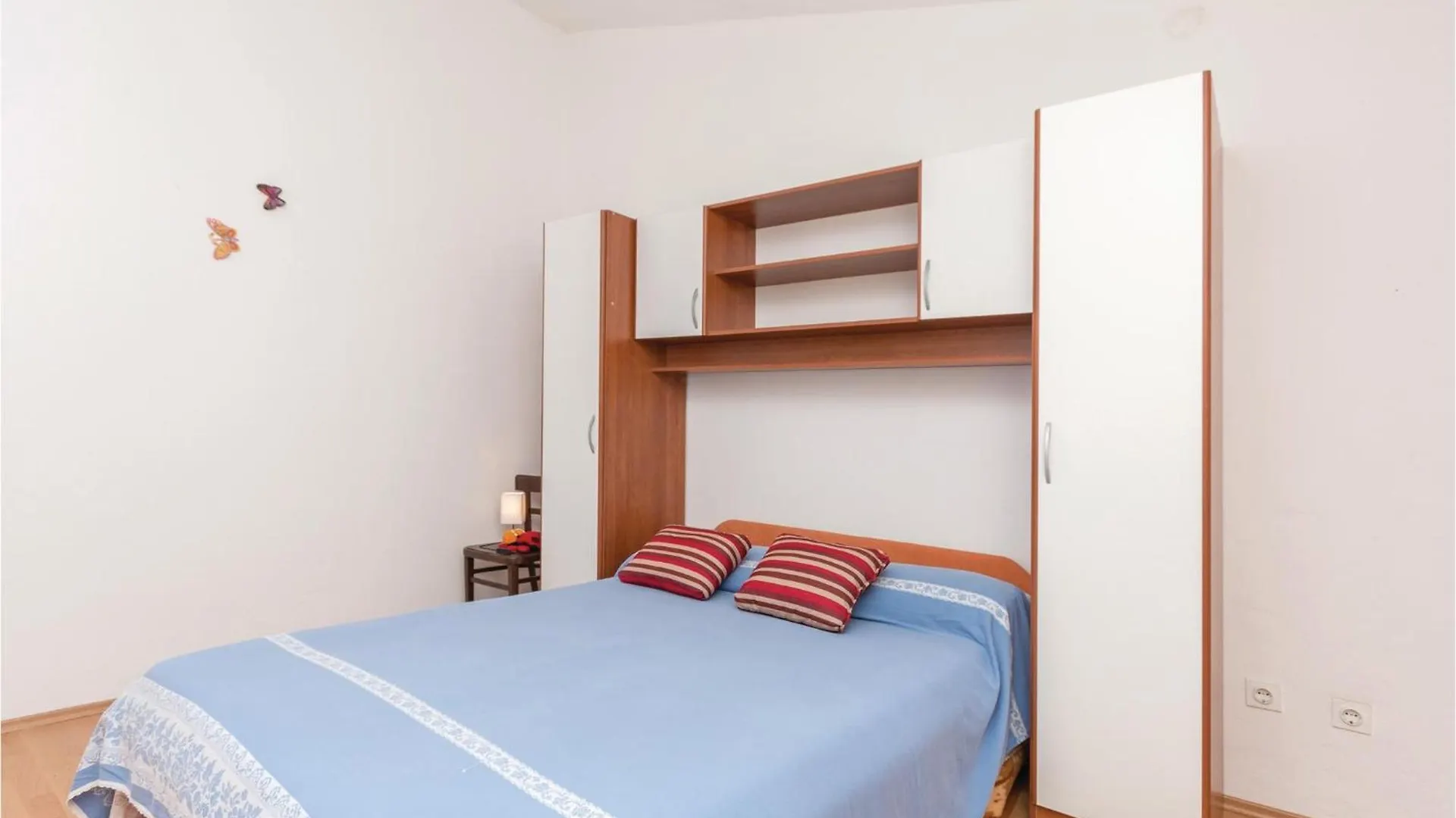 Awesome Apartment In Razanac With Wifi